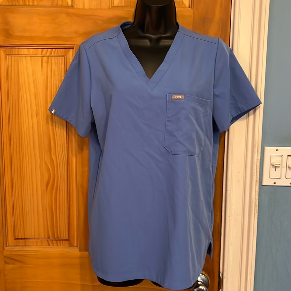 Figs Ceil blue Catarina Scrub Top!